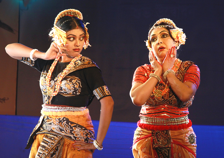 Choreographies