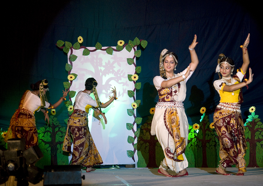 Choreographies
