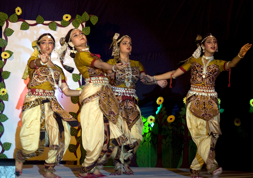 Choreographies