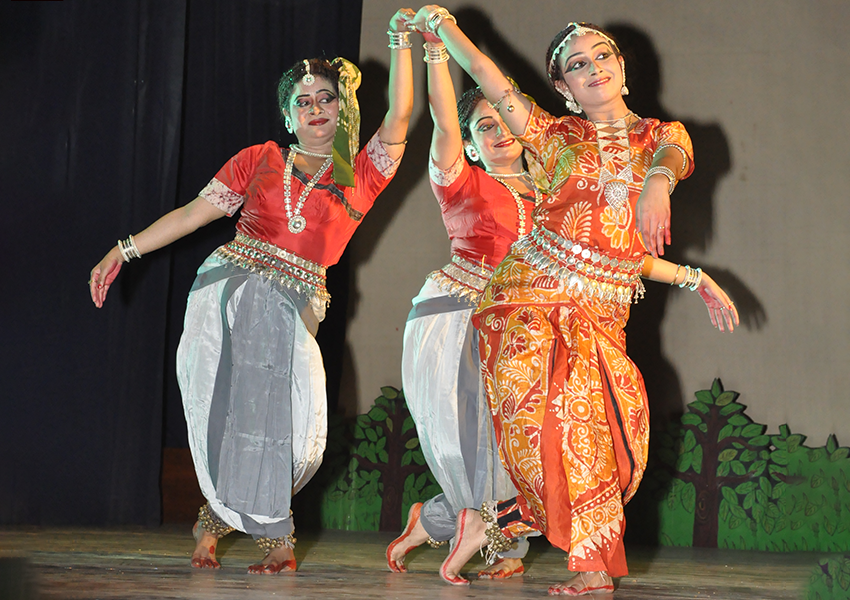 Choreographies