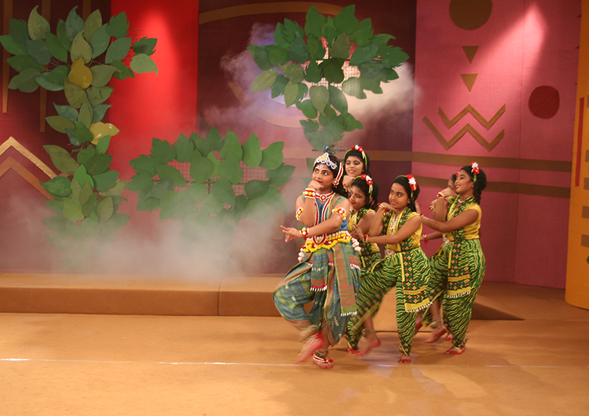 Choreographies