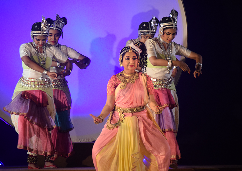 Choreographies