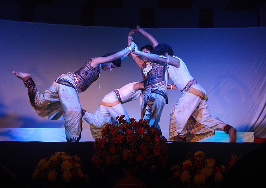 Choreographies