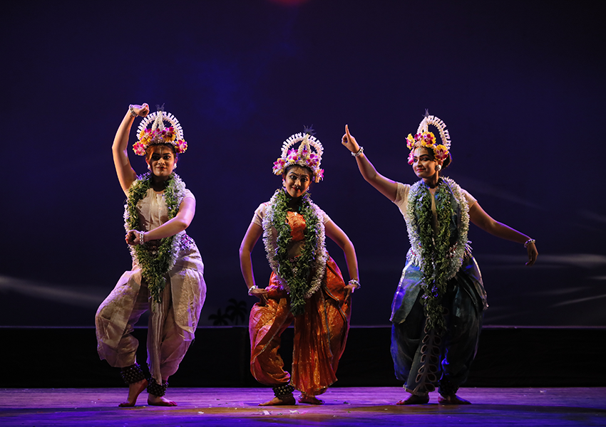 Choreographies