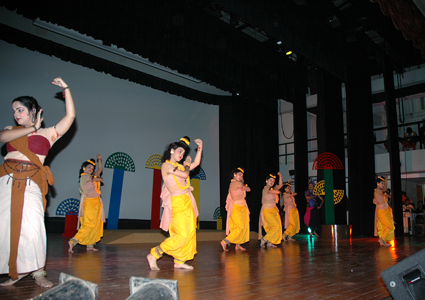 Choreographies
